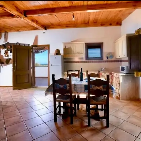 Otel Open Space Per 2 - 4 Persone Orosei